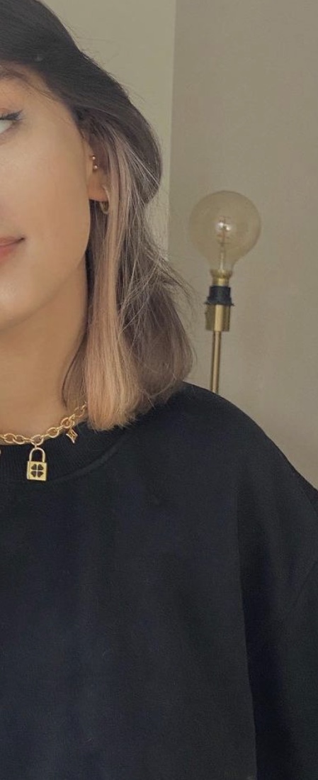 Pembe saç rengi kötü duruyor mu?