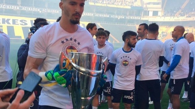 Fenerbahcenin daha 4 yildizi bile yokken neden 5 yildiz?