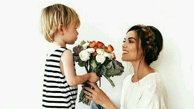 Anneler Günü Hediyesi Olarak Ev Eşyası Mı Yoksa Kişisel Eşya Mı Tercih Edersiniz?