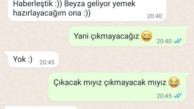 Kizlar yardım edin lütfen. Bu kız ne yapmaya çalışıyor?