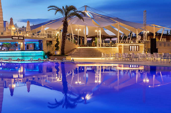 Karavanla mı tatil yapmak istersiniz, lüks bir otelde mi konaklamak istersiniz?