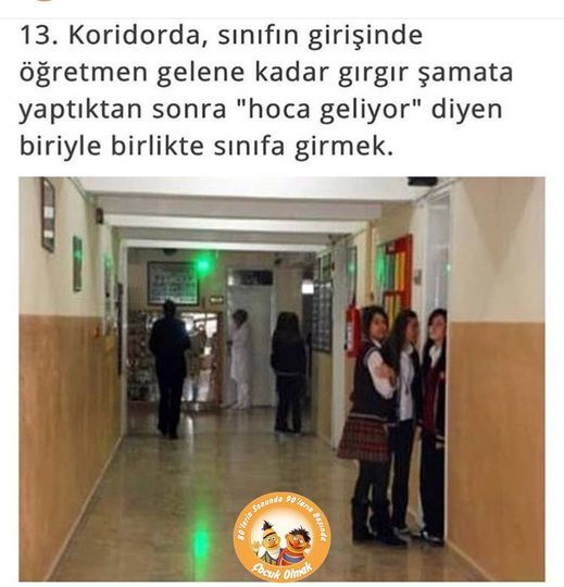 Mini etek giyen bir kadın mini eteğini ara sıra çekiştirmeli midir?