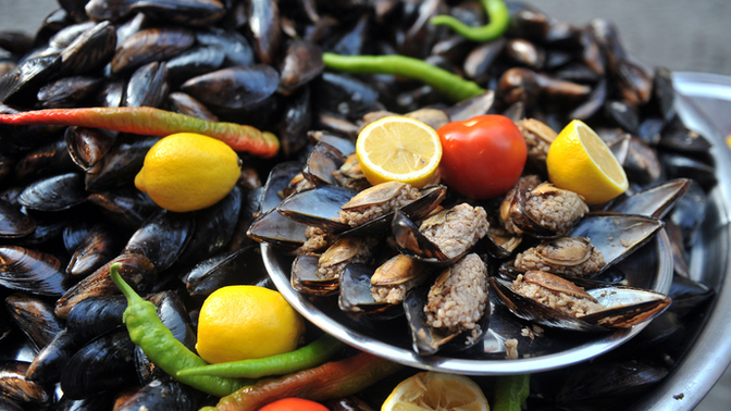 Bir oturuşta kaç midye dolma yersiniz, sever misiniz?
