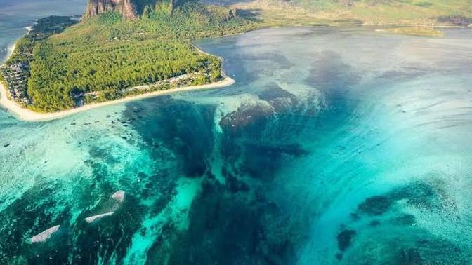Mauritius Sualtı Şelalesi! Dünyada böyle bir yerin olduğunu biliyor muydunuz?