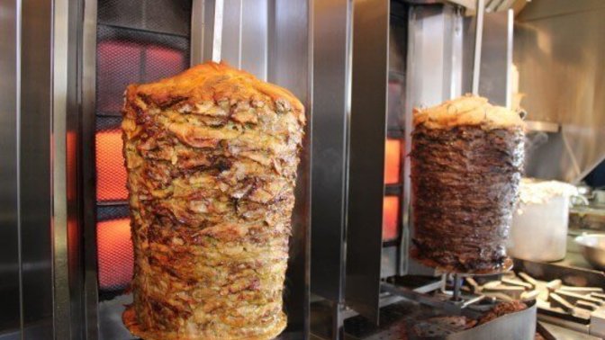 Tarafını seç: Tavuk döner mi, et döner mi?
