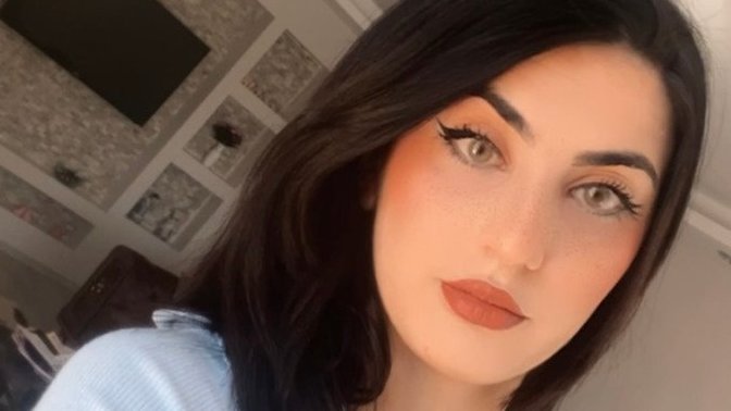 Kızıl mı daha çok yakışıyor siyah mı?
