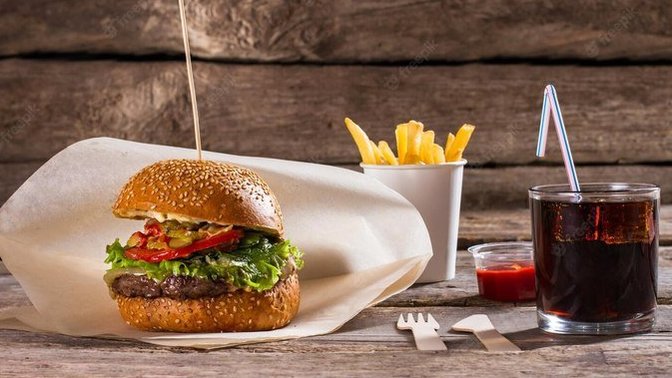 Sizce hamburgerin yanında en iyi giden içecek ne?