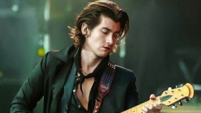 Arctic monkeys dinler misiniz? Konserlerine gidecek misiniz?