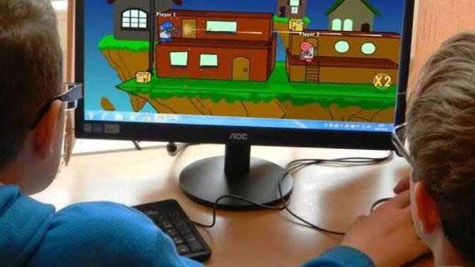Kardeşiniz ile beraber hiç bilgisayar başında oyun oynadınız mı?