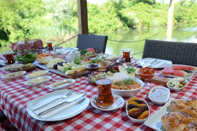 Kahvaltı yapar mısınız?