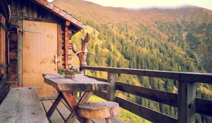 ormanın icinde dağ evinde tatil mi?yoksa deniz kıyısında kiraladığınız evdeki tatil mi?