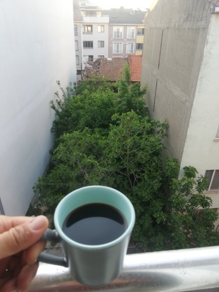 Günaydın. Sabahın ilk kahveleri içildi mi?