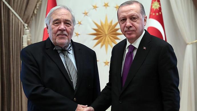 İlber Ortaylı: Türkiye’nin mülteciye ihtiyacı var. Sence mültecilere ihtiyacımız var mı?
