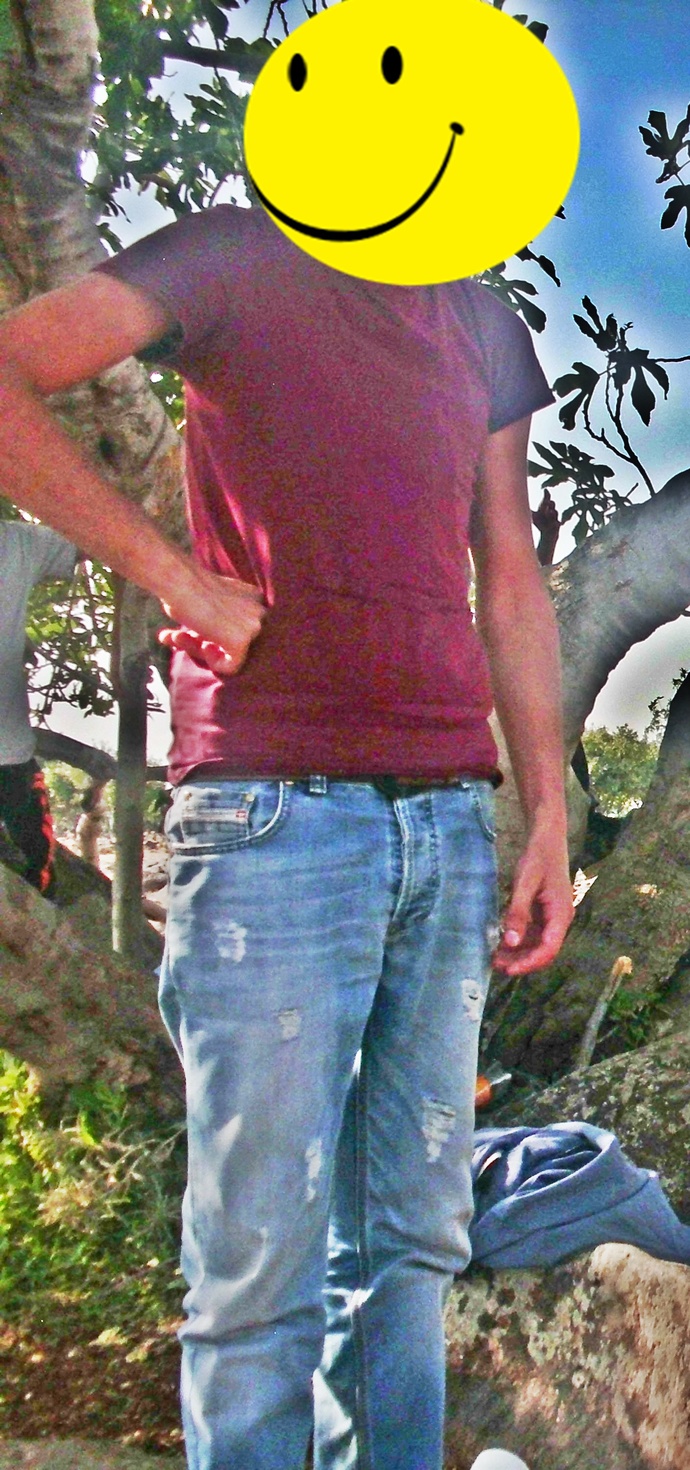 Sürekli telefon kullanan insanların sağ elindeki küçük parmağı birleşmiyormuş. Sizin birleşiyor mu?