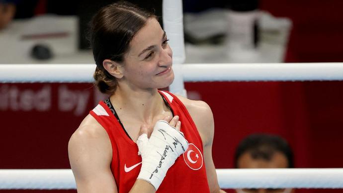 Buse Naz Çakıroğlu son 16da! Dünya Kadınlar Boks Şampiyonasında milli sporcumuz Buse Naz Çakıroğlu şampiyon olabilir mi?