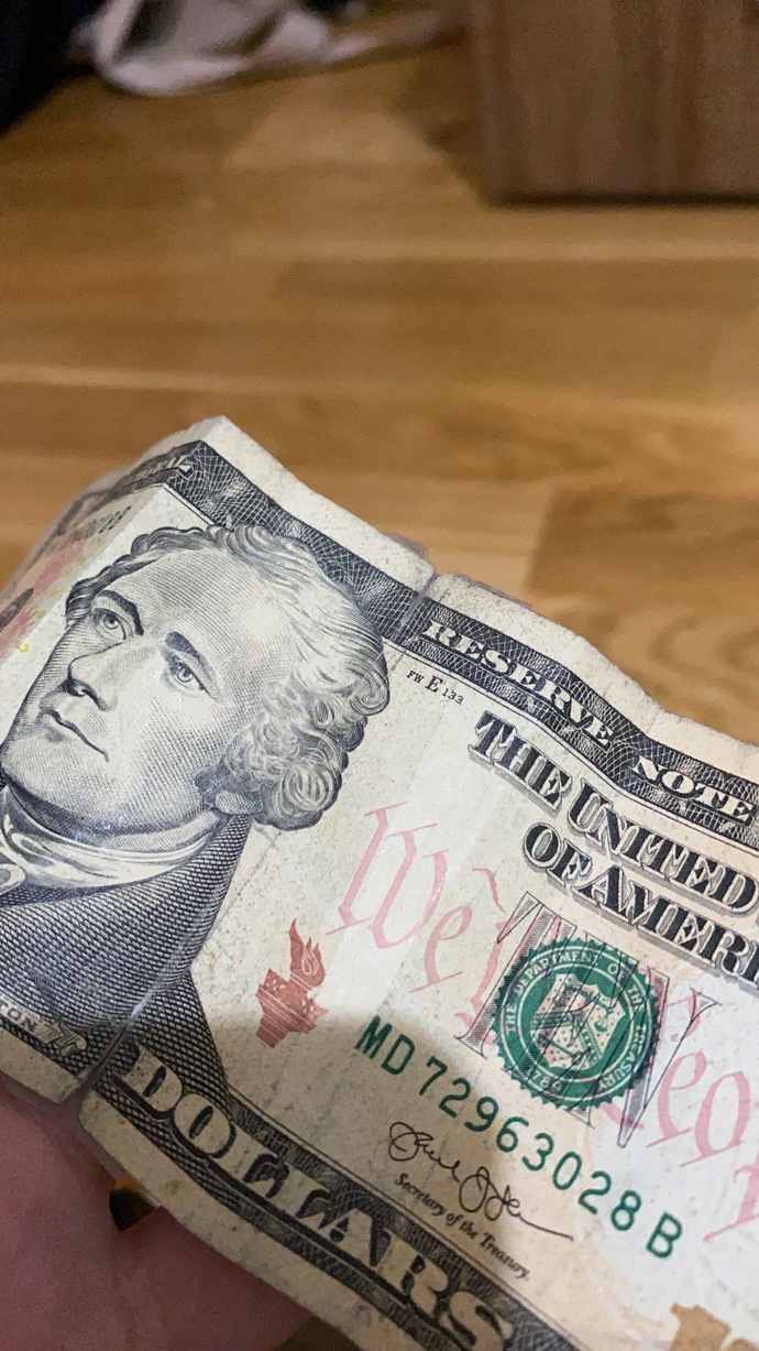 Ortadan bantlı dolar bozdurulabilir mi?