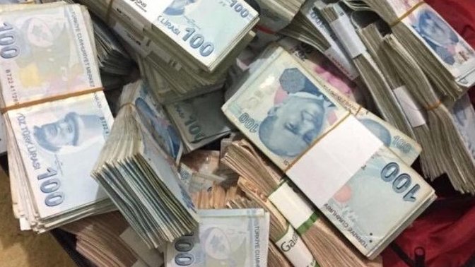 Bu zamanda yolda bu kadar para bulsanız ne yaparsınız?
