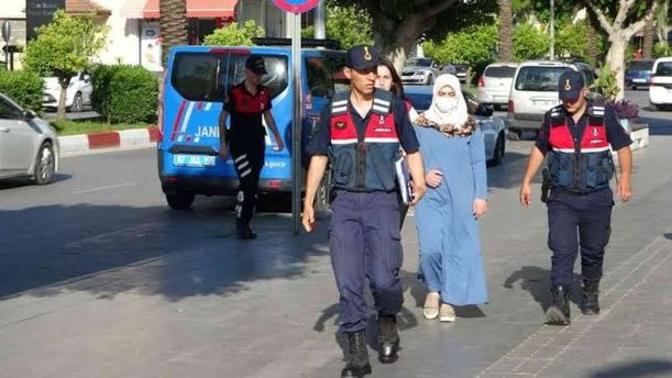 Bıçaklanan iki yaşındaki bebek hayatını kaybetti, annesi gözaltında. İnsanlar vicdanını nasıl yitirdi?