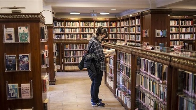 Kütüphaneden ödünç kitap alıyor musunuz?