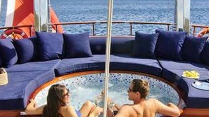 İmkanınız olsa yat tatili mi tercih edersiniz yoksa lüks bir villada mı tatil tercih edersiniz?