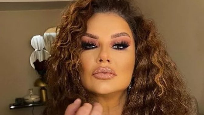 Deniz Seki, Bülent Ersoy'a benziyor! Sen hangi ünlüye benziyorsun?
