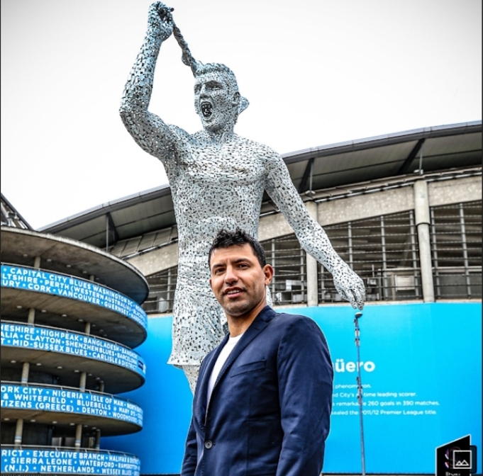 Manchester City, Agüeronun heykelini dikti. Siz olsanız hangi futbolcunun heykelini dikerdiniz?