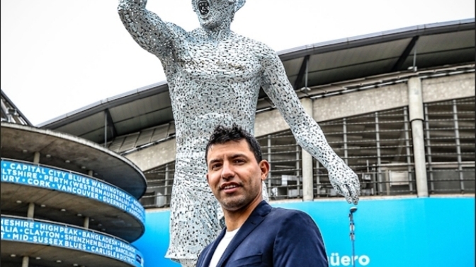 Manchester City, Agüero'nun heykelini dikti. Siz olsanız hangi futbolcunun heykelini dikerdiniz?