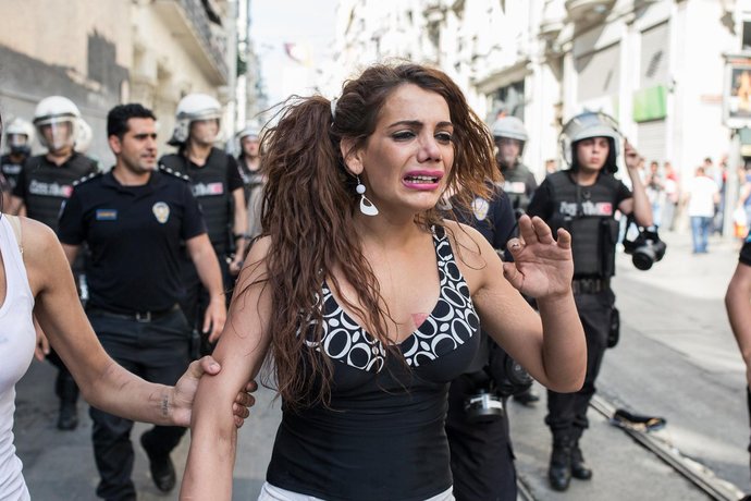 Türkiyedeki en büyük sorunlardan birisi LGBT bireylerine yapılan zulümken bazıları neden konuyu saptırmaya çalışıyor?