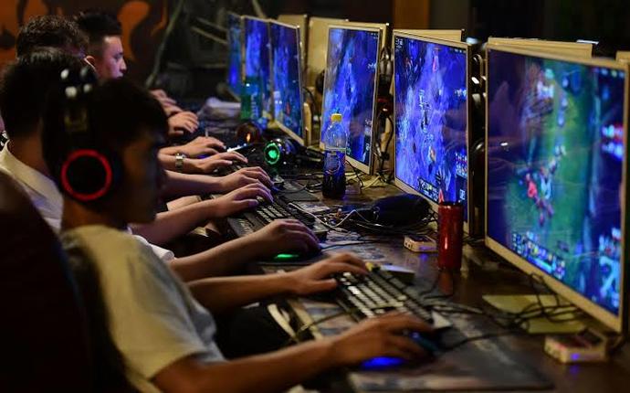 Bağımlısı olduğunuz oyun var mı?