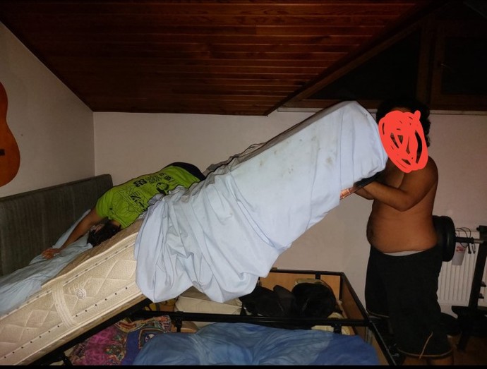 Eve gelen misafiri kısıtlar mısınız? 