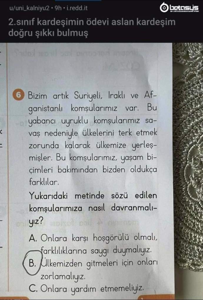 Sizce ilkokul kitaplarında gündeme dair sorular olmalı mı?