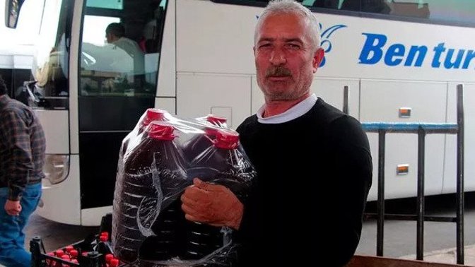 Adana'da yangını şalgam suyuyla söndürdüler. :D Olay senin memleketinde olsa neyle söndürürdün?