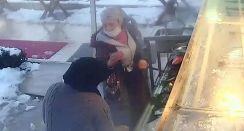 Levrekleri şalvarıyla götürdü! Daha neler göreceğiz?
