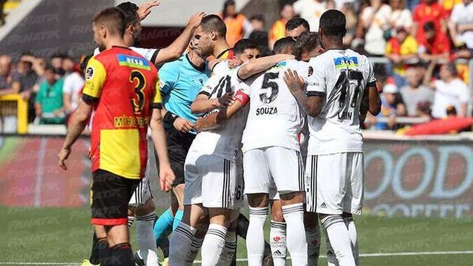 Göztepe 0 - 2 Beşiktaş: Kartal, 9 kişi kaldığı maçı kazanmayı başardı! Maçı nasıl buldunuz?