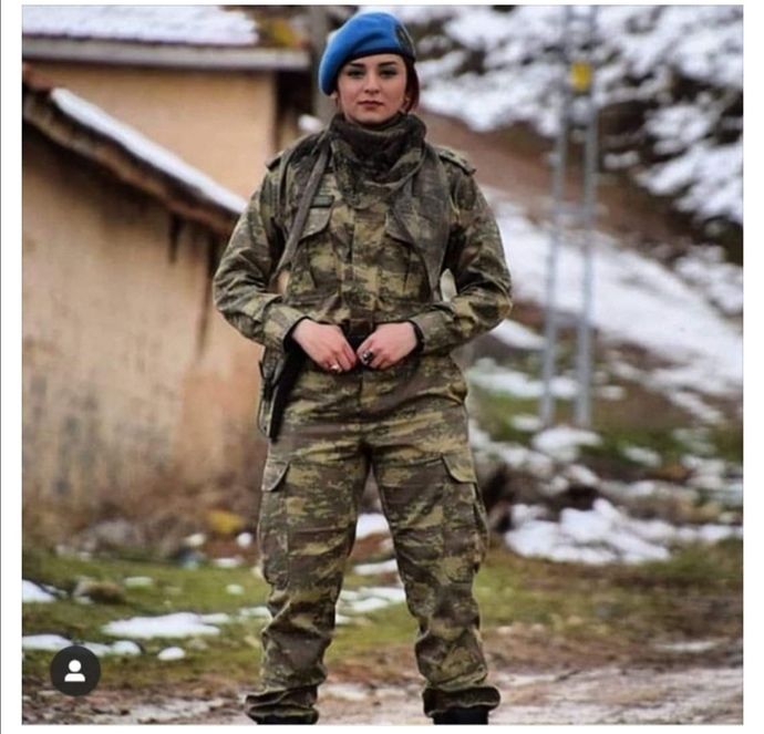 Kızlar askere gitse erkekler asker yolu gözlermi?