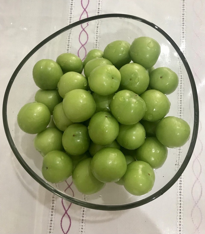 Eriği tuza banarak mı yersin, tuzsuz mu seversin?