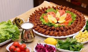 Çiğköfteyi marulla mı, lavaşla mı yemeyi daha çok seviyorsunuz?