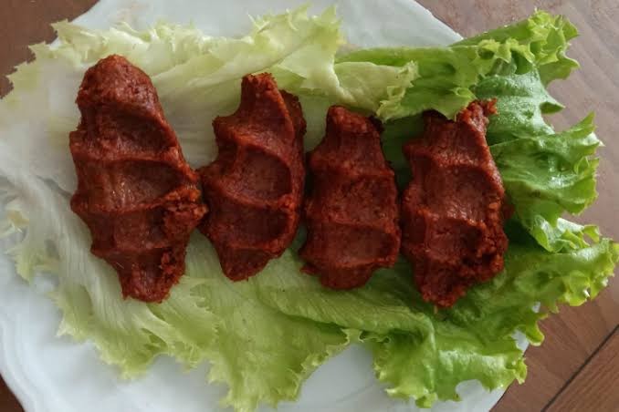 Çiğköfteyi marul ile mi lavaş ile mi yemeyi daha çok seviyorsunuz?