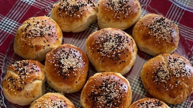 Kahvaltıya davet edilen eve poğaça götürülür mü?