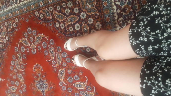 Gündelik hayatta topuklu giyilir mi?