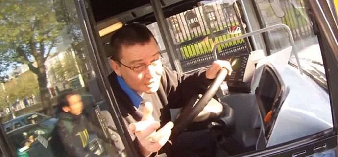 Psikolojisi bozulan şoför kontak kapattı! Otobüste olsaydınız şoföre kızar mıydınız?