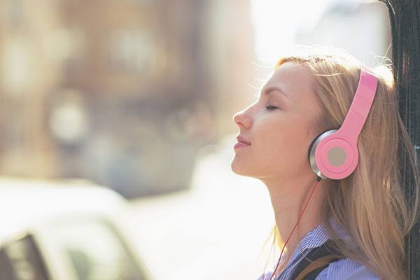 Sizce müzik dinlemenin yeri ve zamanı olur mu?