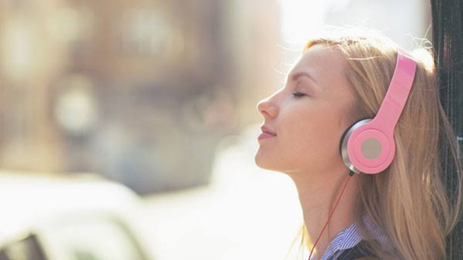 Sizce müzik dinlemenin yeri ve zamanı olur mu?