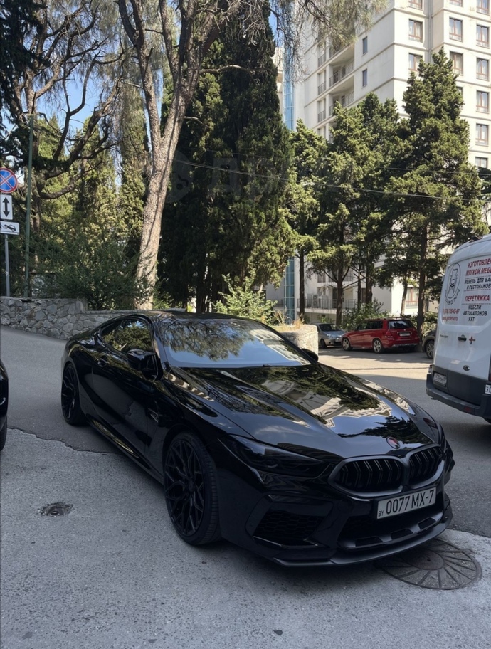 Bmw m8 ve Nissan GTR R-35,hangisi güçlü ve göz alıcı?
