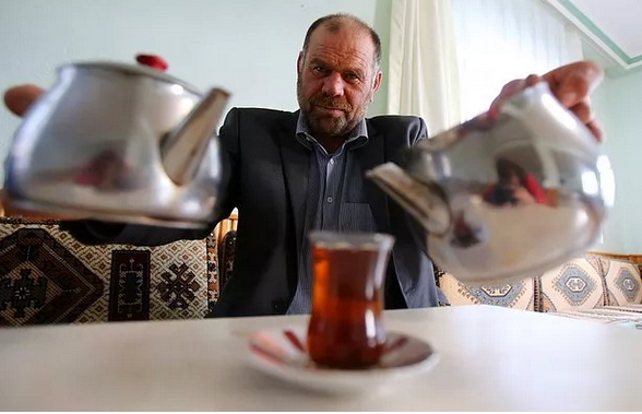 Çaya yüzde 43.71 oranında zam geldi! Günde kaç bardak çay içiyorsunuz?