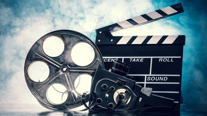 Film veya dizi önerisi olan?
