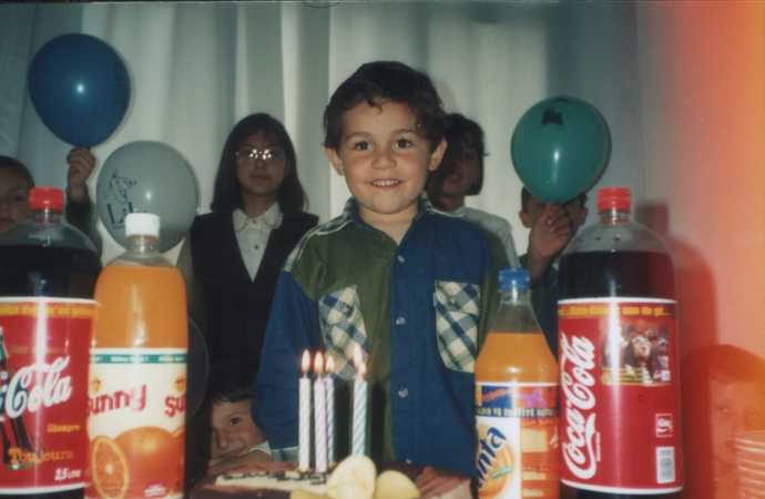Çocukluk fotoğraflarınıza arada bir bakar mısınız?
