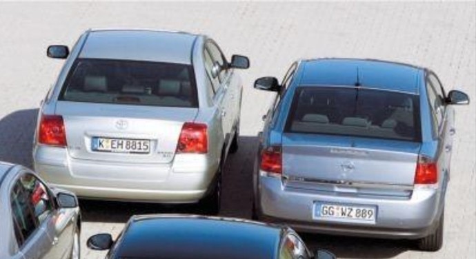 Opel Vectra C 🆚 Toyota Avensis T25. Hangisi sizce, neden?
