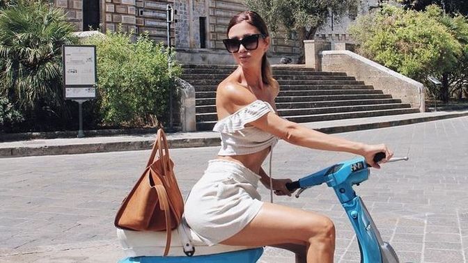 Motor sürdüğüm için uzaylı görmüş gibi bakıyorlar. Kızların motor sürmesi garip mi?