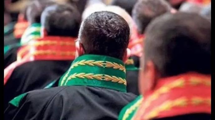 SİZİN GÖZÜNÜZDE HANGİ MESLEK GRUBU DAHA SAYGINDIR?